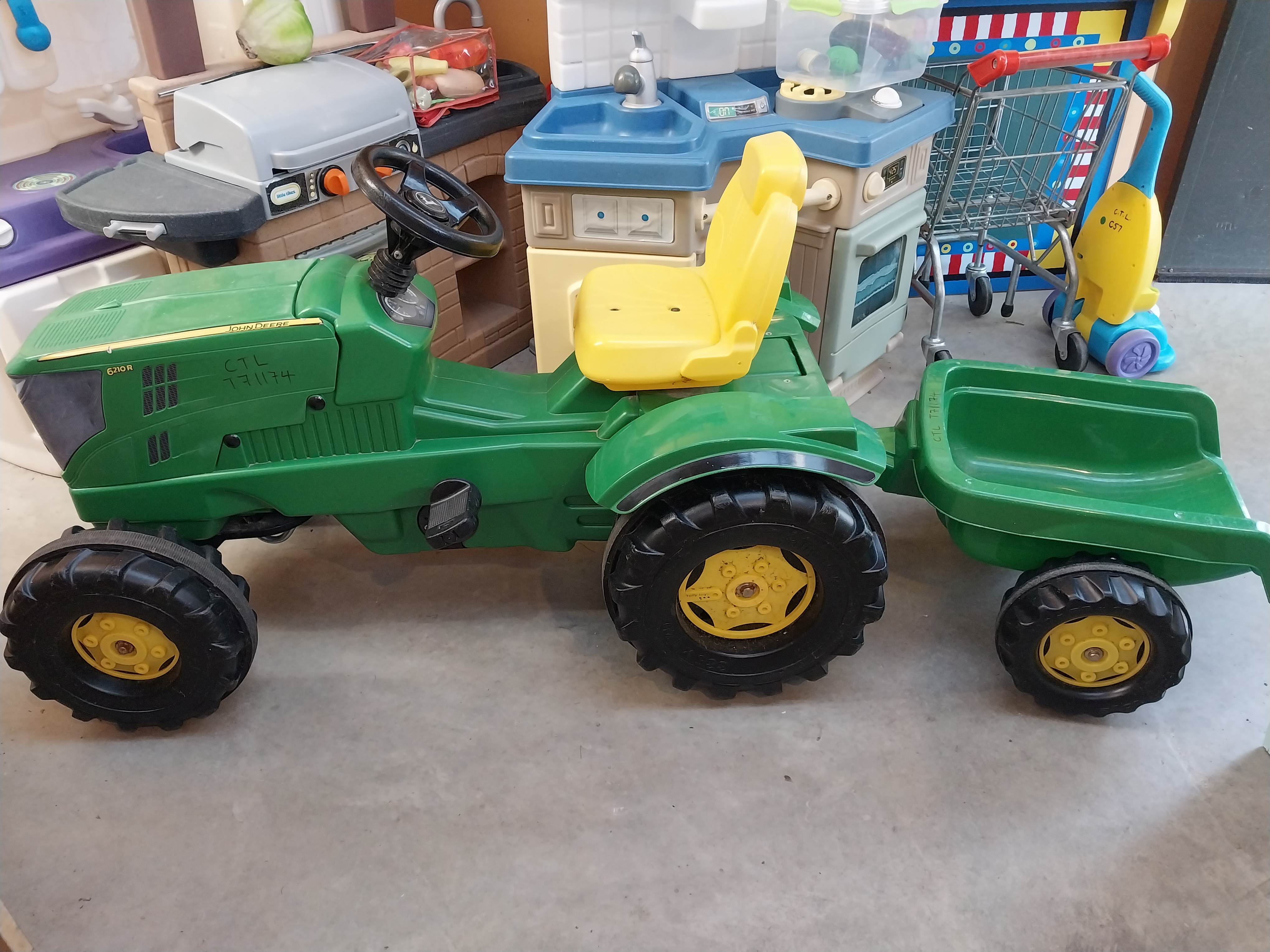 John Deer Ride-On Tractor and Trailer